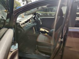 Toyota Innova Crysta 2.4 VX 8STR full