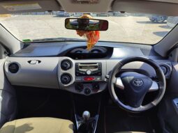 Toyota Etios Liva V full