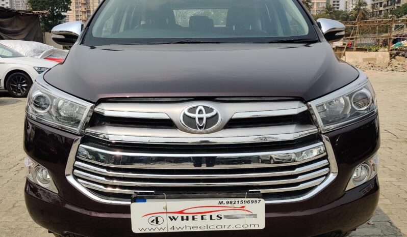 Toyota Innova Crysta 2.4 V MT 8STR full