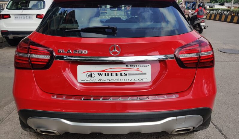 Mercedes GLA 200 Sport full