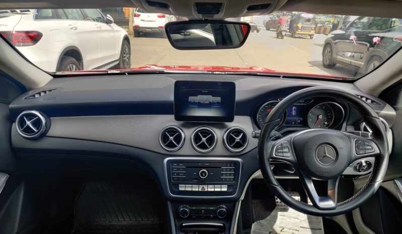 Mercedes GLA 200 Sport full