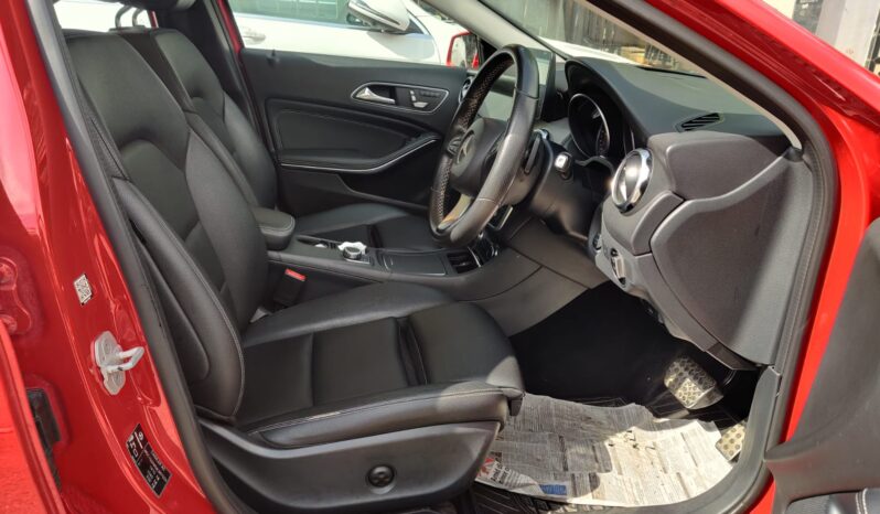 Mercedes GLA 200 Sport full