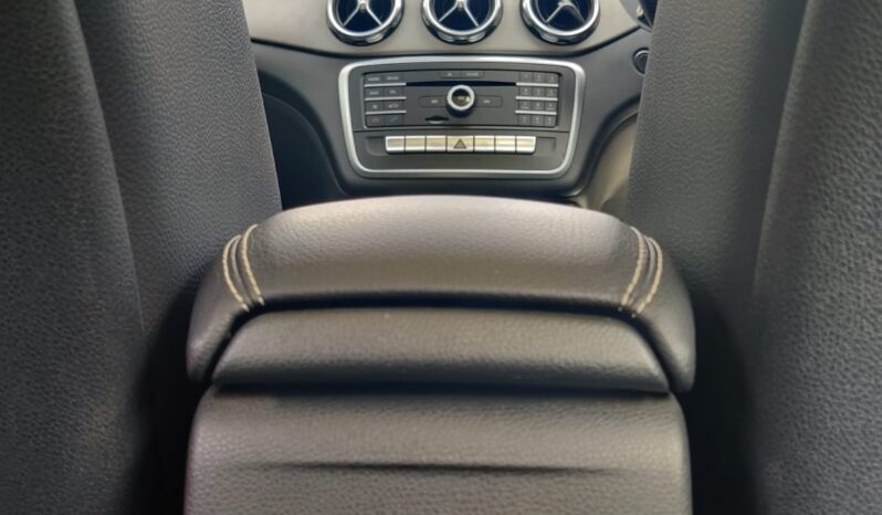 Mercedes GLA 200 Sport full