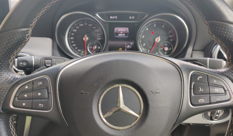 Mercedes GLA 200 Sport full