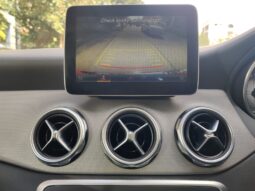 Mercedes GLA 200 Sport full