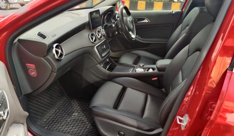 Mercedes GLA 200 Sport full