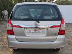 Toyota Innova V full
