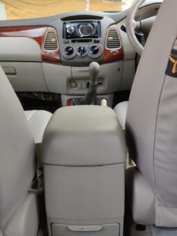 Toyota Innova 2.5 G 8STR full