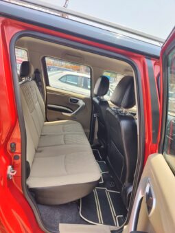 Mahindra TUV300 T10 7 Seater full