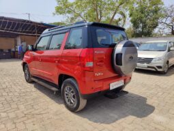 Mahindra TUV300 T10 7 Seater full