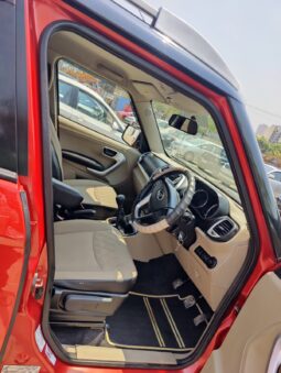 Mahindra TUV300 T10 7 Seater full