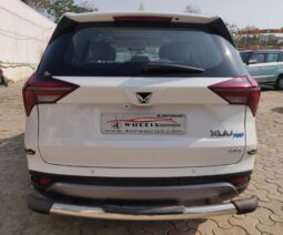 Mahindra XUV700 AX7 LUX PACK 7 STR full