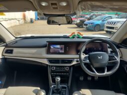 Mahindra XUV700 AX7 LUX PACK 7 STR full