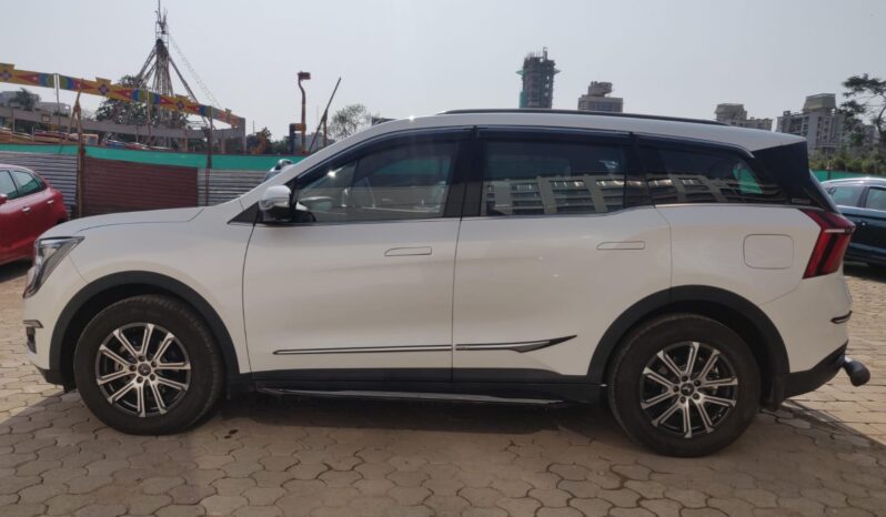 Mahindra XUV700 AX7 LUX PACK 7 STR full