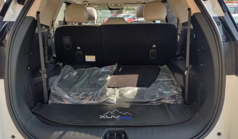 Mahindra XUV700 AX7 LUX PACK 7 STR full