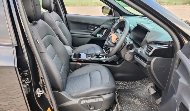 Tata Safari Accomplished Plus Dark full
