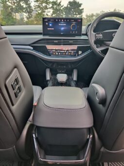 Tata Safari Accomplished Plus Dark full