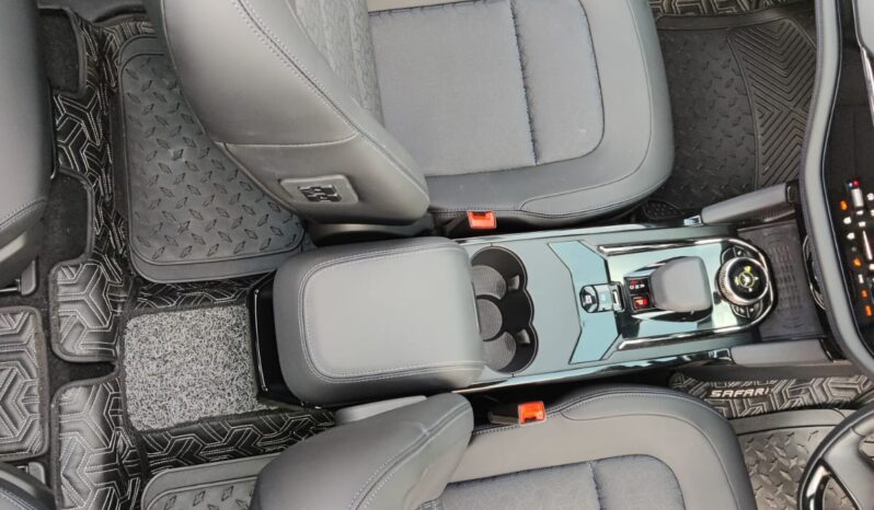 Tata Safari Accomplished Plus Dark full