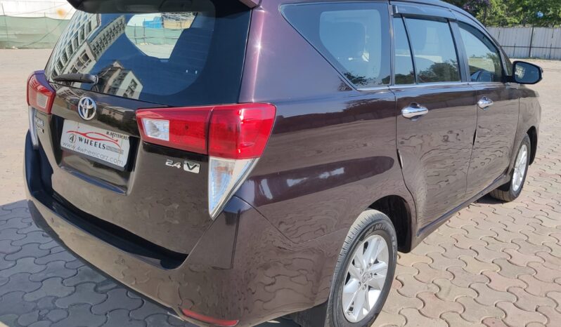 Toyota Innova Crysta 2.4 V 8STR full