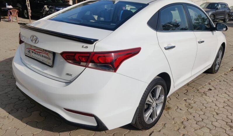 Hyundai Verna 1.6 VTVT SX+ full