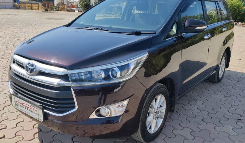 Toyota Innova Crysta 2.4 V 8STR full