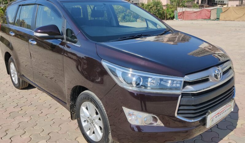Toyota Innova Crysta 2.4 V 8STR full