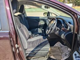 Toyota Innova Crysta 2.4 V 8STR full