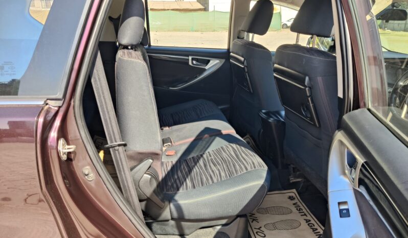 Toyota Innova Crysta 2.4 V 8STR full