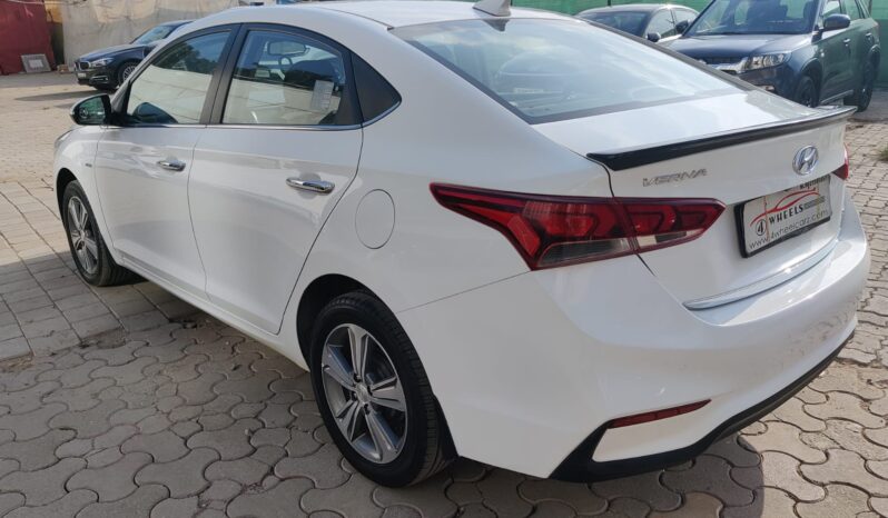 Hyundai Verna 1.6 VTVT SX+ full