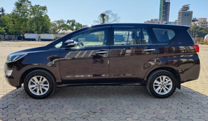 Toyota Innova Crysta 2.4 V 8STR full