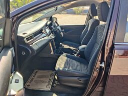Toyota Innova Crysta 2.4 V 8STR full