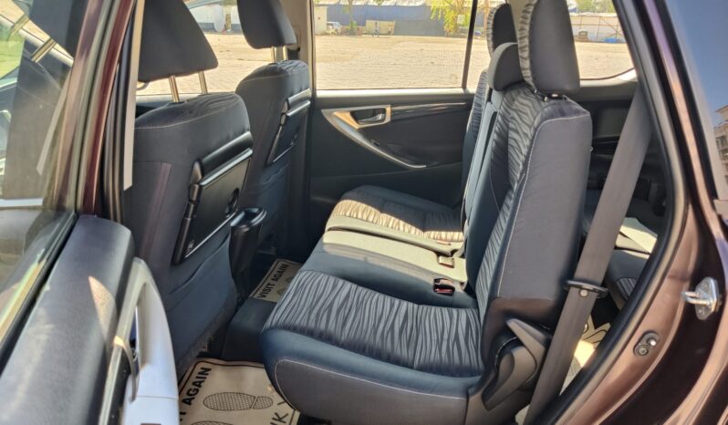 Toyota Innova Crysta 2.4 V 8STR full
