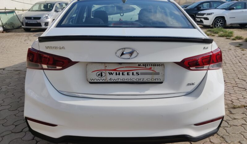 Hyundai Verna 1.6 VTVT SX+ full