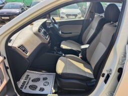 Hyundai i20 Asta CVT full