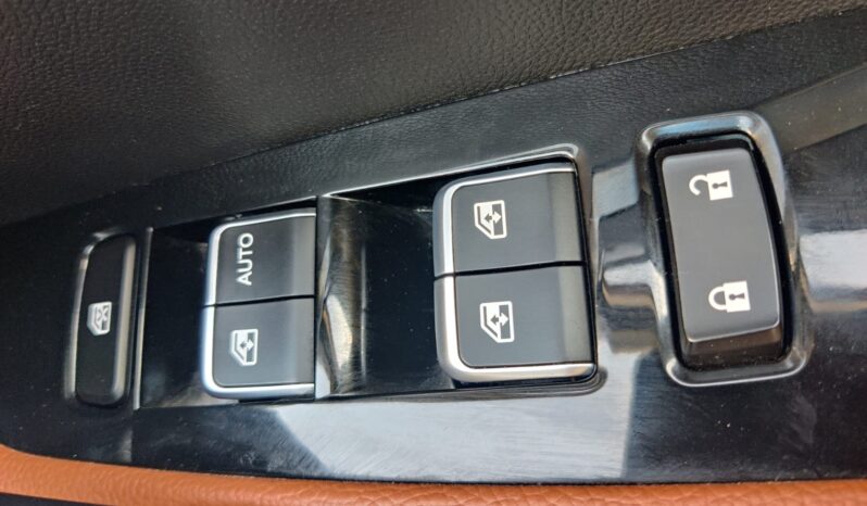 MG Hector Plus CVT Sharp full