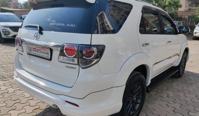 Toyota Fortuner 3.0 L 2WD full