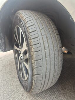 Toyota Innova Crysta 2.4 Z full