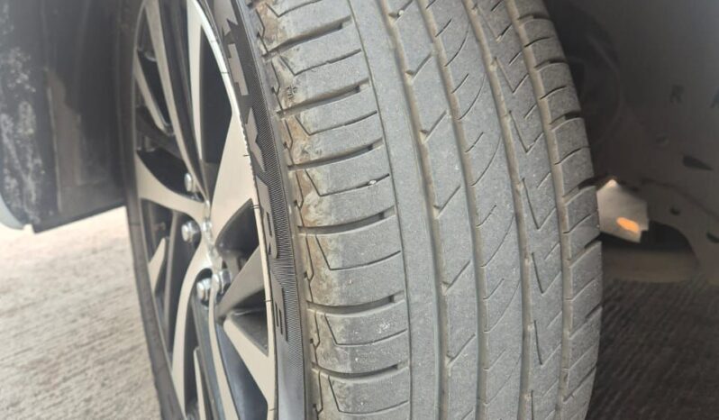 Toyota Innova Crysta 2.4 Z full
