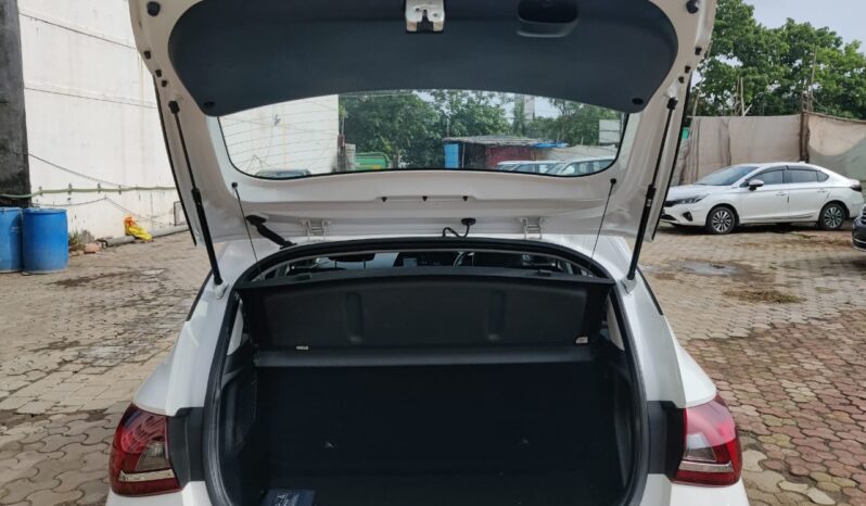 Hyundai i20 Asta(O) 1.2 IVT full