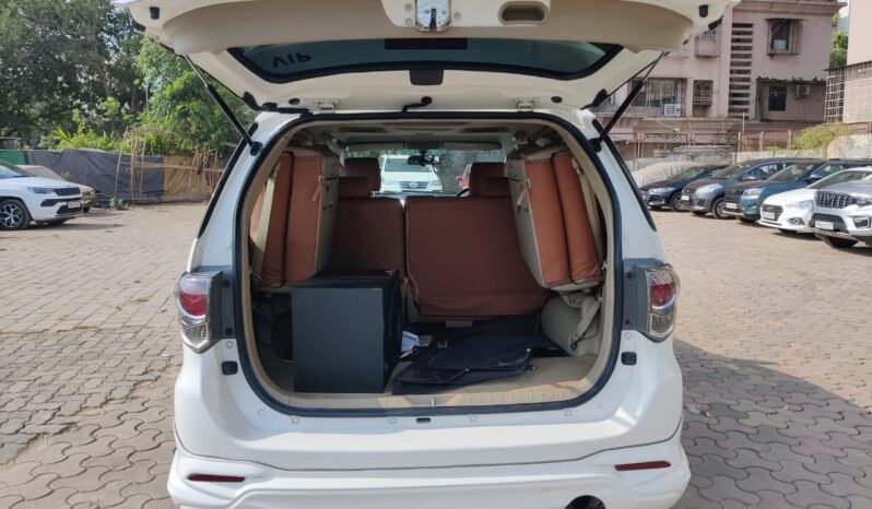 Toyota Fortuner 3.0 L 2WD full