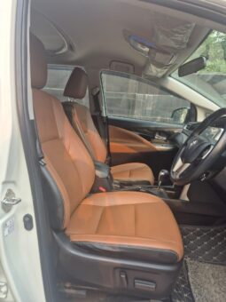 Toyota Innova Crysta 2.4 Z full