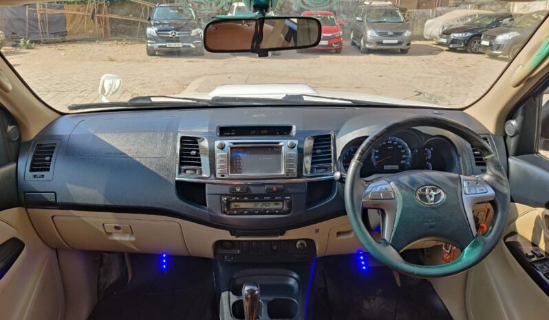 Toyota Fortuner 3.0 L 2WD full