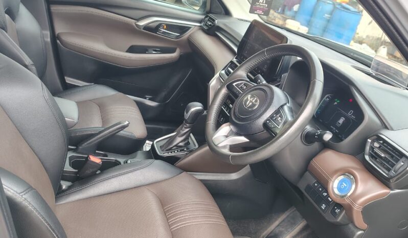 Toyota Urban Cruiser Hyryder V Hybrid full