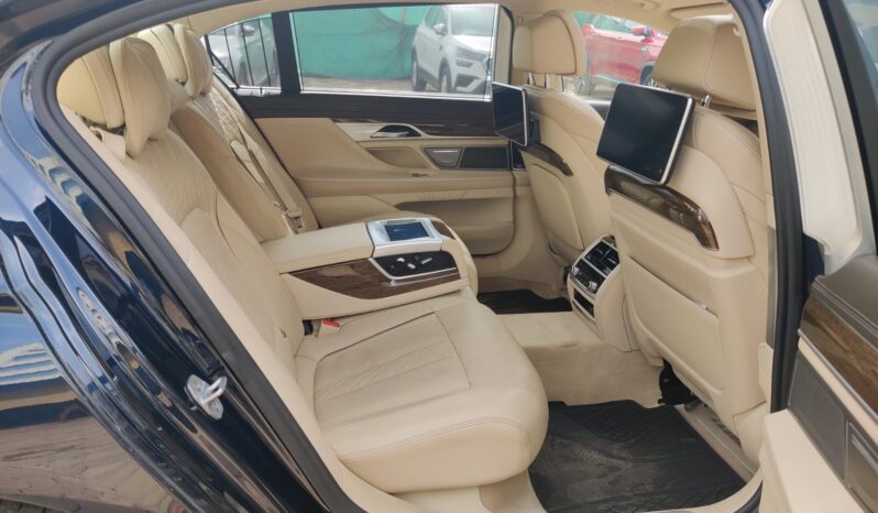 BMW 7 Series 730 LD Signature full