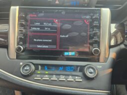 Toyota Innova Crysta 2.4 Z full
