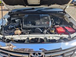 Toyota Fortuner 3.0 L 2WD full