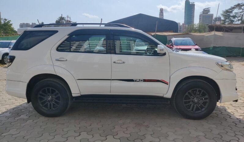 Toyota Fortuner 3.0 L 2WD full