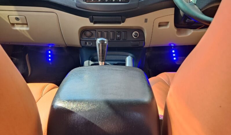 Toyota Fortuner 3.0 L 2WD full