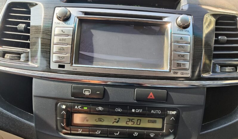 Toyota Fortuner 3.0 L 2WD full