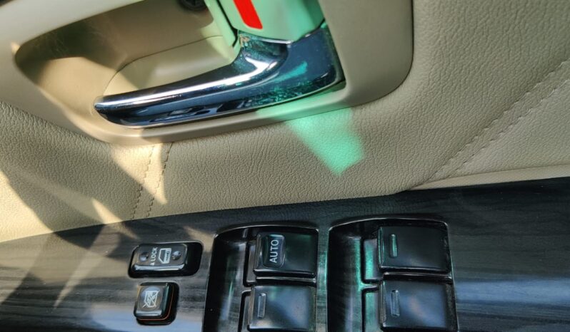 Toyota Fortuner 3.0 L 2WD full